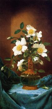 Martin Johnson Heade : White Cherokee Roses in a Salamander Vase